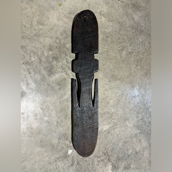 Hand carved wooden Tribal mask - Picture 2 of 2